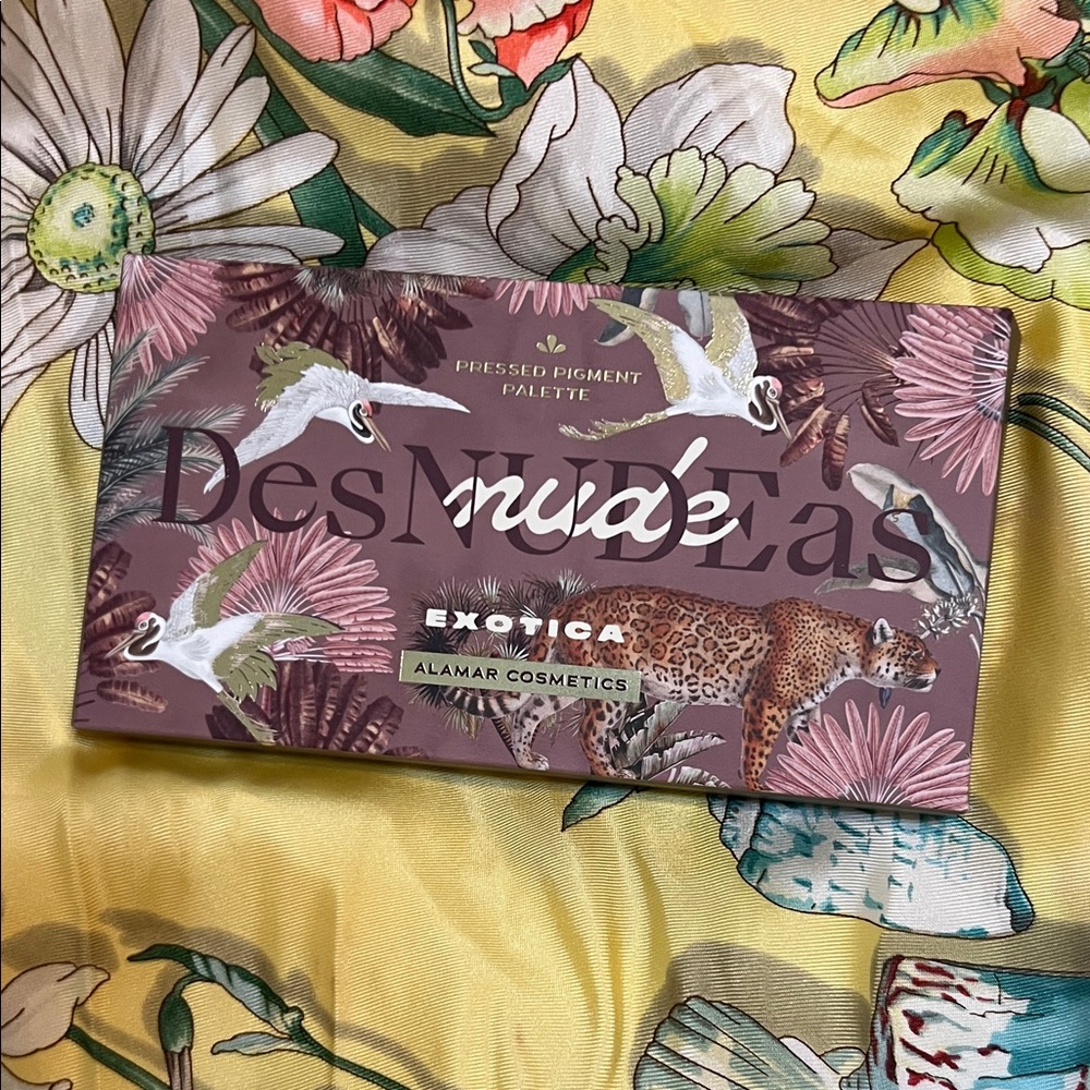 New in box - Alamar DesNUDEas Exotica Pressed Pigment Palette